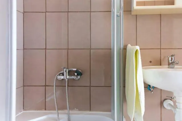 Apartmani Irena Veprinac 0*,